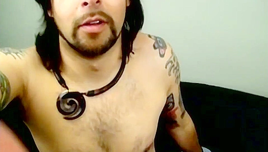 Curvy Bi-Cutie Teases You with Hot Solo Action – OurBoyFriends