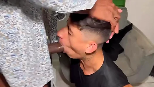 Brazilian Heat: Steamy Gay Orgy Beneath the Mistletoe – Fuding 18+