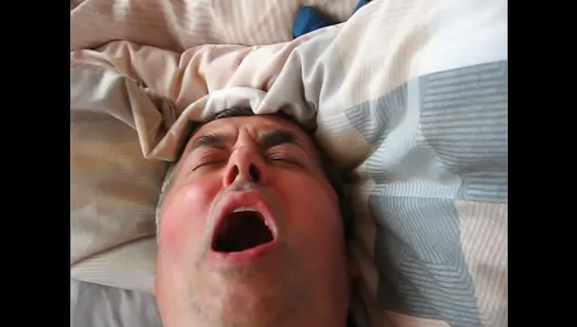 Soaking Wet Solo Session: Guy Reaches Maximum Orgasm Bliss – SoloGuy 18+