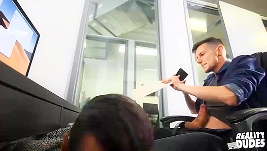 Sean Peek Eddie Rabbit Heat Up the Office – Hardcore Action – RealityDudes