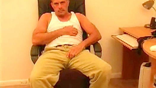 Jock Power: Cliff Takes Control With Raw Strength – GayPornX 18+