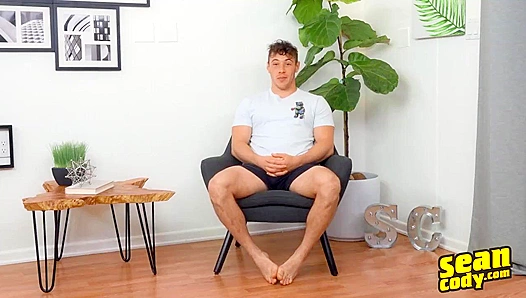 Hot Jock Beats One Out for a Massive Creampie Load – Sean Cody