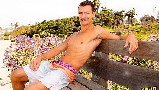 Shy Hunk Malcolm Goes Wild Pleasuring Himself – SeanCody 18+