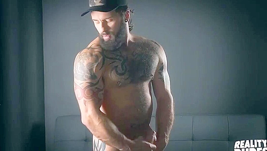 Manuel de Boxers Chiseled Physique Thick Uncut Muscle Ready for Action – RealityDudes