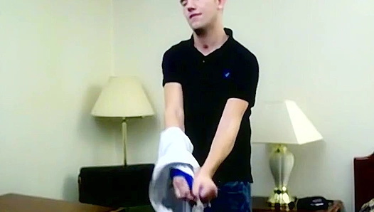 Justins Hot Amateur Premiere – Tight Body, Thick Hard-on Exposed! – GayXXXHub 18+