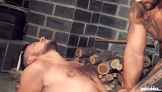 Jerome Gets Fucked Hard: Horny Hairy Stud Goes Raw On All Fours – HotBears 18+